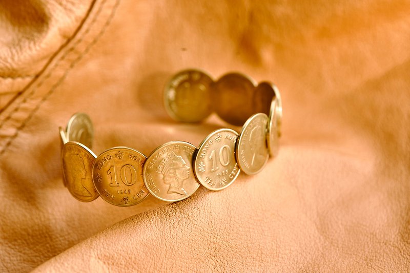 A vintage Hong Kong 70s - 90s ten cent coin Bangle - Bracelets - Other Metals 