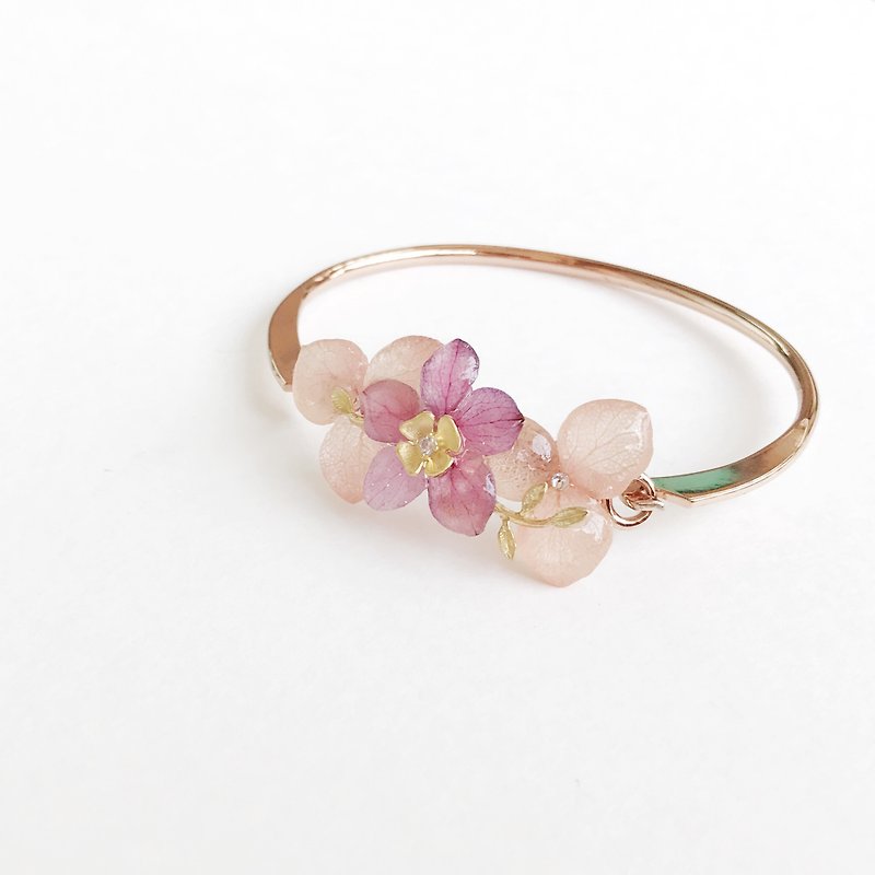 [Fleur d'amour] Real flower jewellery Hydrangea (Purple + light red) bracelet bangle Rose Gold - Bracelets - Plants & Flowers Purple