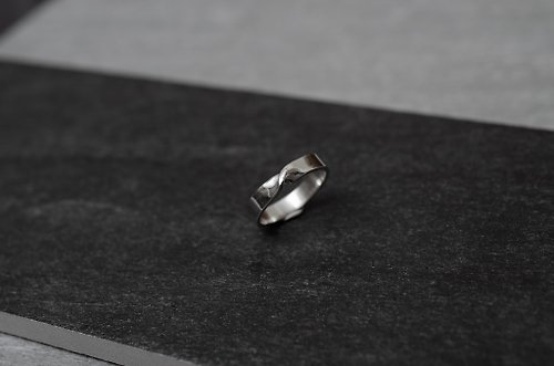 Daz.work 【台中金工】Möbiusband純銀扭轉戒指 對戒 婚戒 金工體驗