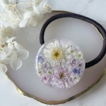 レジンヘアゴム　ビオラ　パープル　ゴールド　お花畑 レジンヘアゴムビオラパープルゴールドお花畑