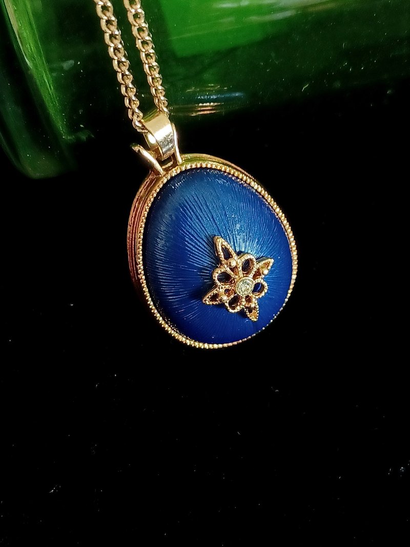 vintage jewelry  AVON 精緻寶藍絲絨感十字星蛋型 項鍊 - 項鍊 - 其他金屬 