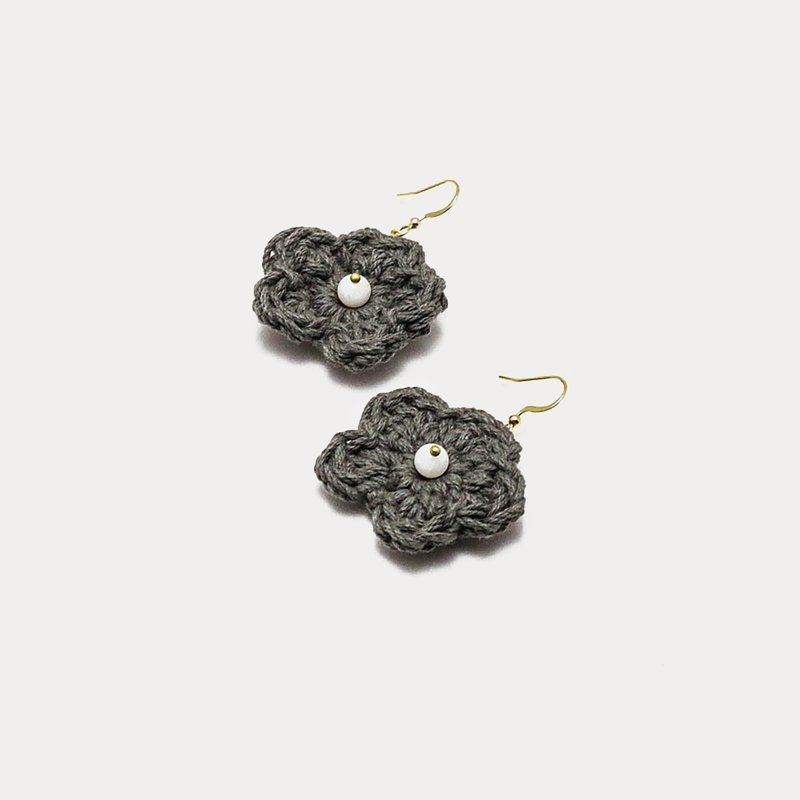 Flowers of Weaving-Dark Gray | Earrings (Stud Earrings / Clip-on Earrings) - ต่างหู - ทองแดงทองเหลือง สีเทา