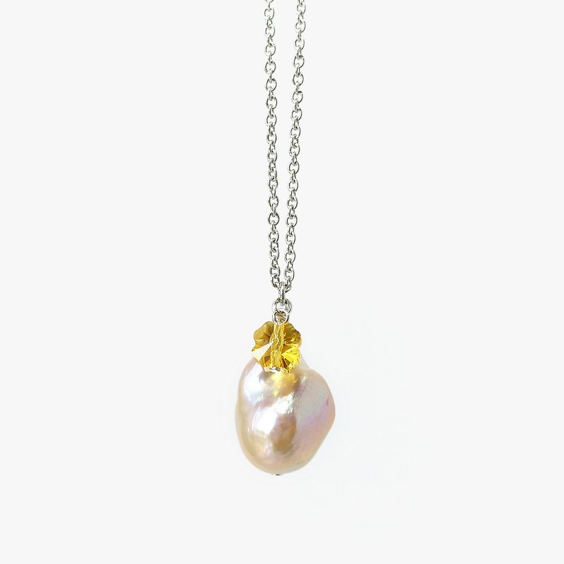 Simple Baroque Pearl Pendant Necklace with Lucky Clover Swarovski Crystal - Necklaces - Gemstone Gold