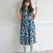 DOLCE & GABBANA シルク花柄スカート ブラック　ボタン　40サイズ ✨最高級✨ドルチェ&ガッバーナ D&G 花柄スカート 総柄 シルク