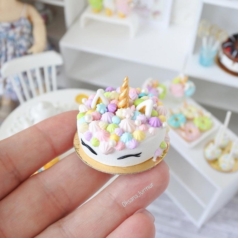 Miniature Unicorn cake for dolls Dollhouse food Scale 1:6, 1:12 - 公仔模型 - 黏土 多色