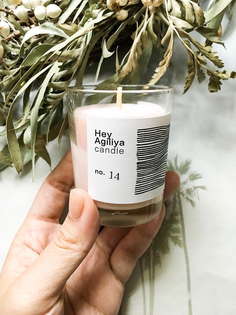 Meditation candle no.14 Mysterious Holy Wood 60g Peruvian Holy Wood Sweet Orange Natural Soy Essential Oil Candle - เทียน/เชิงเทียน - ขี้ผึ้ง สีส้ม