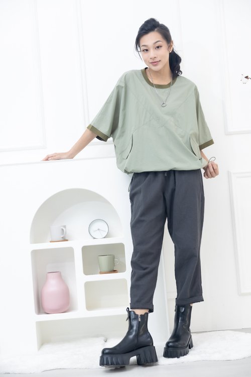 Meya 編縫編織 風衣材質下擺抽繩寬鬆上衣 淡綠色