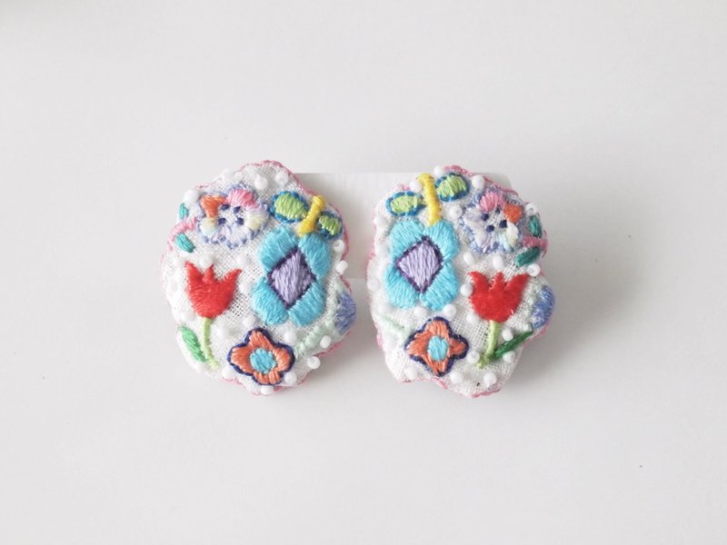 Embroidered Clip-On ohanabatake03 - Earrings & Clip-ons - Thread Multicolor