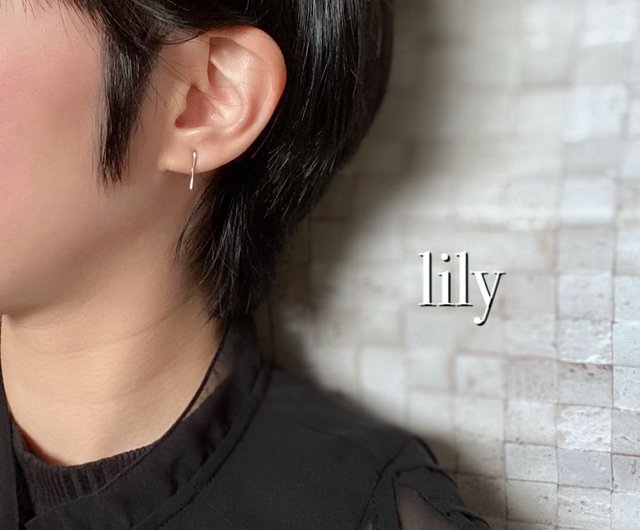 痛くないイヤリング シルバーの華奢なスティックピアス風イヤリング 痛くない ショップ Lily Accessory ピアス イヤリング Pinkoi