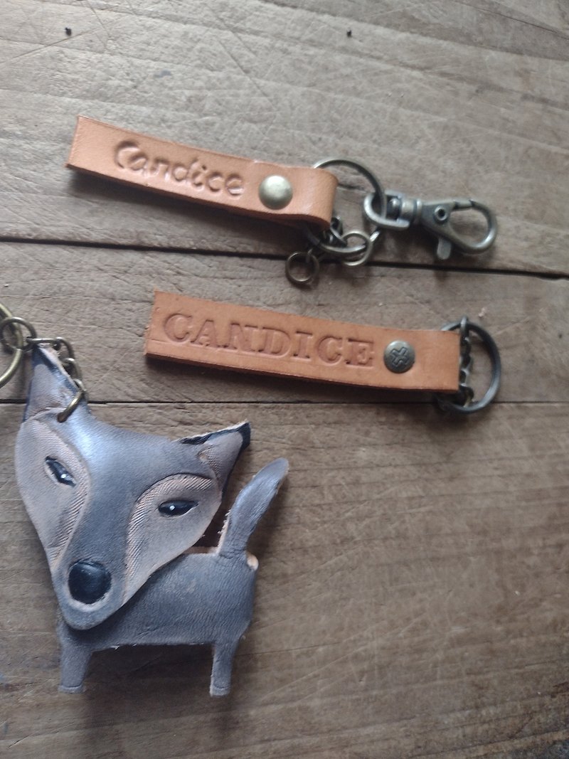 Cute little gray wolf pure leather key ring - can be engraved (lover, birthday gift) - ที่ห้อยกุญแจ - หนังแท้ สีดำ