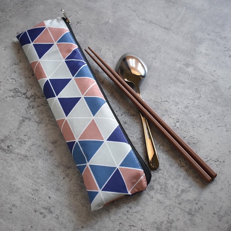 Out-and-out tableware set (chopstick bag + chopsticks + spoon)_triangular grid powder - Cutlery & Flatware - Nylon Pink