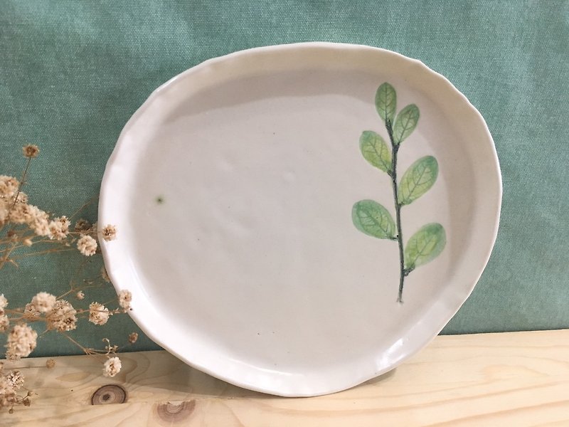Customization - Plant Imprinting - Handmade Pottery Plates - จานเล็ก - ดินเผา สีเขียว