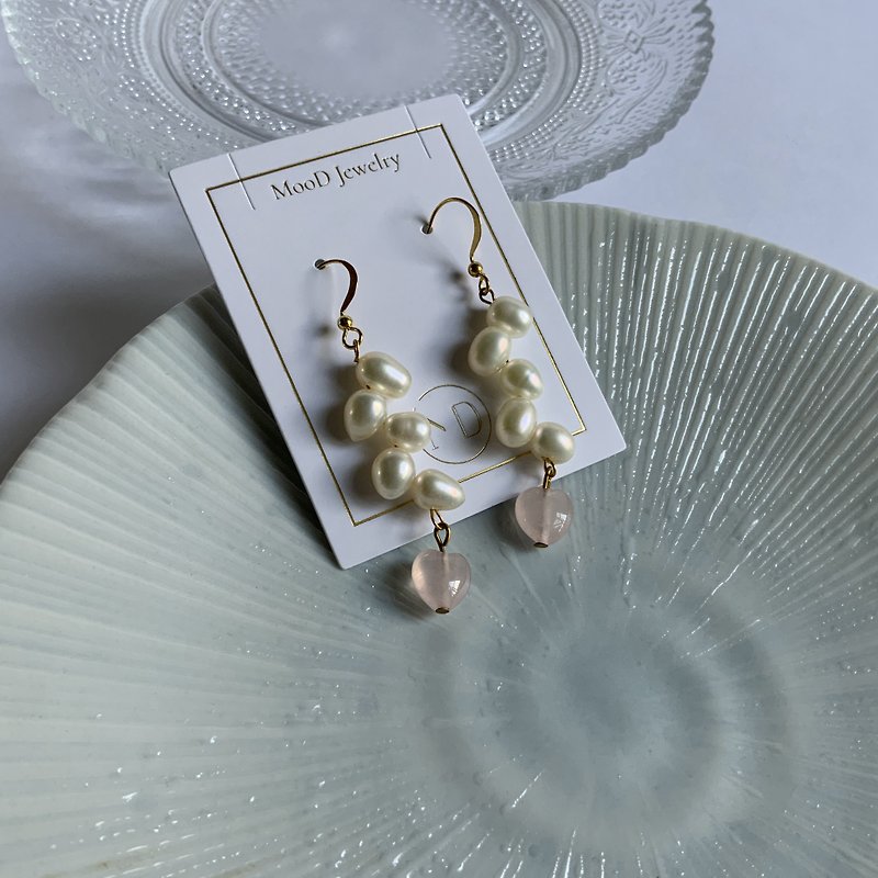 【Goddess of Rice】Pearl and Rose Quartz Earrings - Earrings & Clip-ons - Pearl White