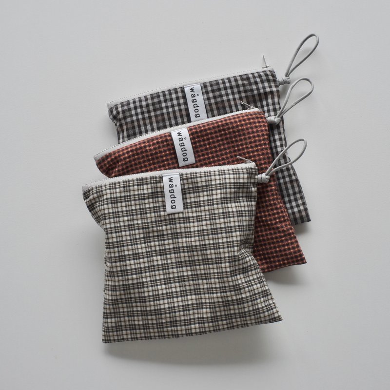 【simple pouch】チェック柄 コットンマルチポーチ - 皮夾/長短夾/錢包 - 其他人造纖維 多色