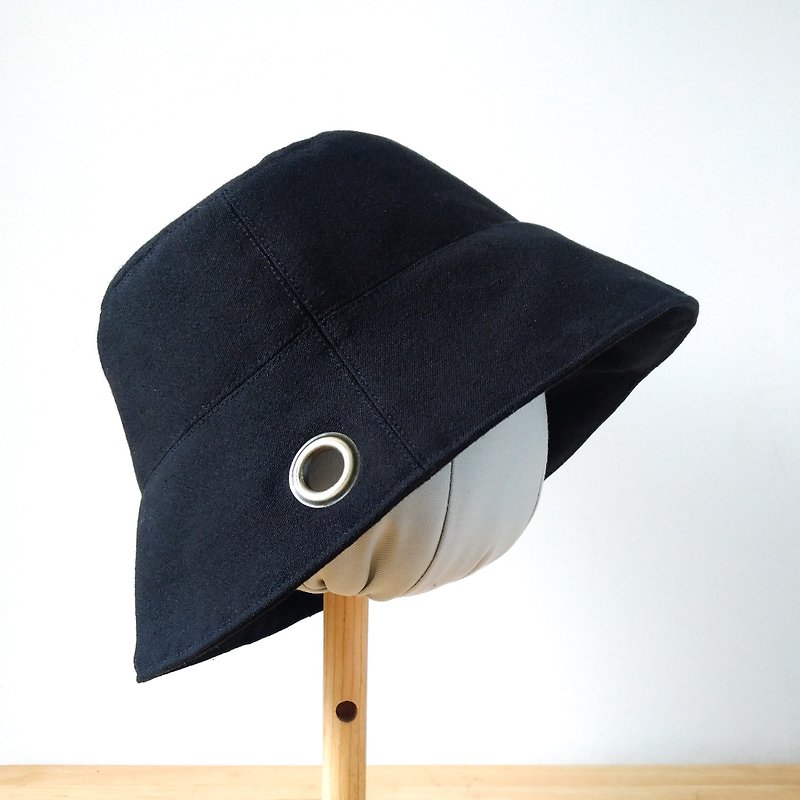 糸文 雙面戴棉布漁夫帽-雙面黑 頭圍60cm - 帽子 - 棉．麻 黑色