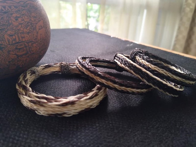 南美洲印地安手工馬毛編織手環 中版 - 手鍊/手環 - 其他材質 