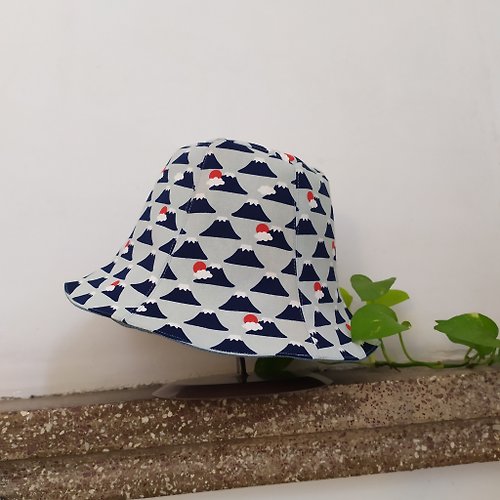 頻果衣櫥 手工雙面漁夫帽/短帽簷/遮陽帽/淡藍色/小富士山