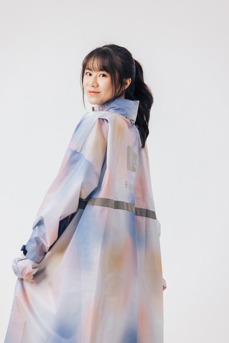 KiU 空氣感5秒快穿套頭式雨衣 - 幻彩特調 - 幻彩一般尺寸 - 雨傘/雨衣 - 聚酯纖維 粉紅色
