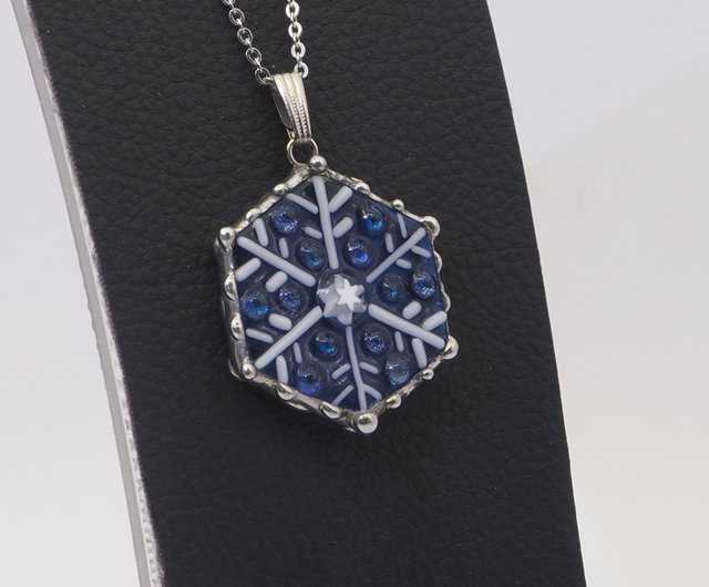 人気新品入荷 - 雪の結晶のガラスペンダント ショップ ネックレス ITO工房 皿・プレート