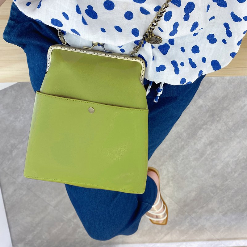 Upright Clasp bag  Crossbody Bag  Pouch- Avocado green - กระเป๋าแมสเซนเจอร์ - ไฟเบอร์อื่นๆ สีเขียว