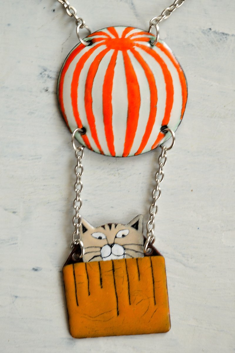 White Cat In Air Balloon, Enamel Necklace, Cat Jewelry, Cat Necklace, Orange, - สร้อยคอ - วัตถุเคลือบ สีส้ม
