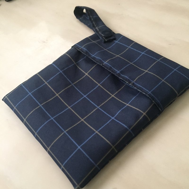 Calm blue plaid/mask bloom bag/waterproof universal bag - Other - Waterproof Material Blue