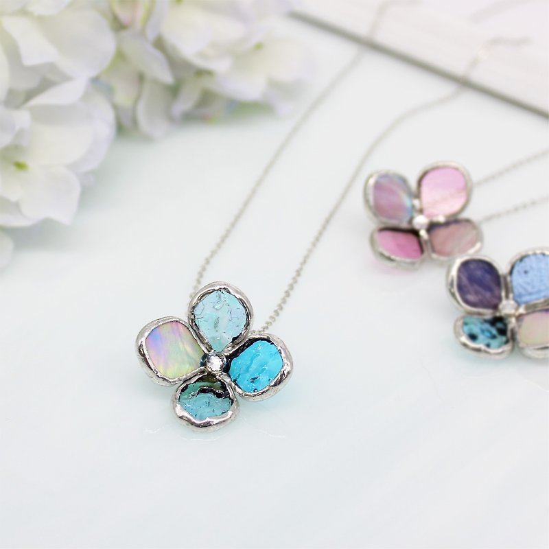 Stained glass necklace [Hydrangea flower lover] Blue - Necklaces - Glass Blue