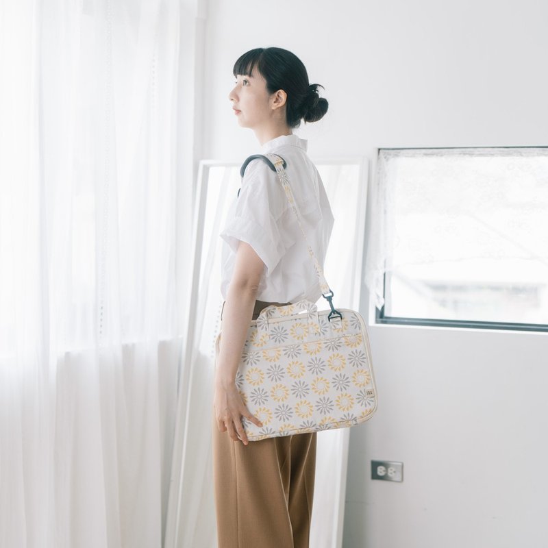 13-inch laptop storage bag-functional model/Wuqiu circle/Sunflower field/Classic new color II laptop bag - เคสแท็บเล็ต - ผ้าฝ้าย/ผ้าลินิน สีเหลือง