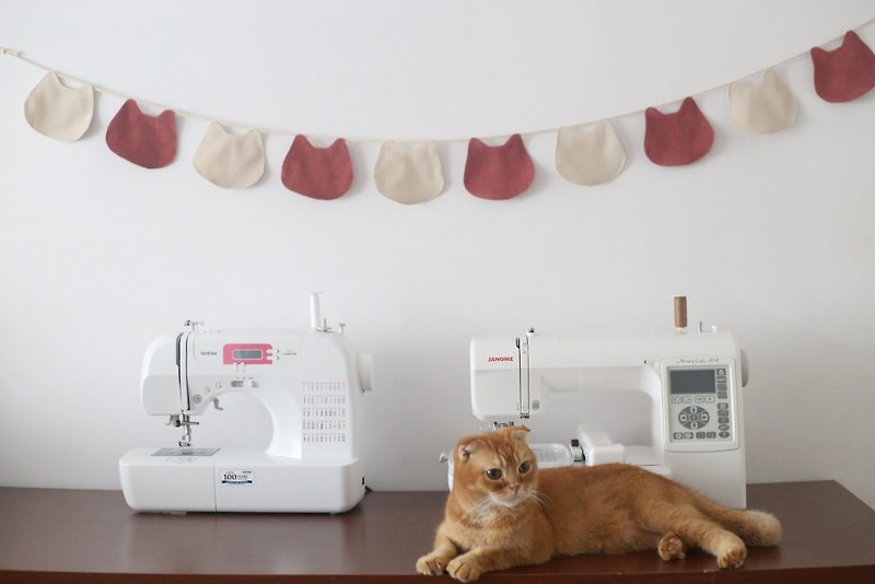 Cat-shaped cloth flag hanging flag hand made 6 colors can be mixed and matched - อื่นๆ - วัสดุอื่นๆ สีนำ้ตาล
