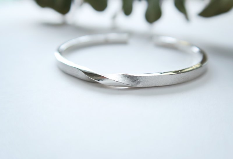 999純銀 無限旋 C型開口式 髮絲紋 手環 手鐲 情侶手環 免費包裝 - 手鍊/手環 - 純銀 白色