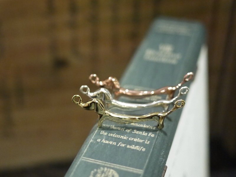 Small dachshund necklace gold/silver finally released - สร้อยคอ - โลหะ สีเงิน