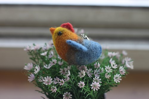 Blue Bird 手作羊毛氈 金雞年 天然植物染母雞造型手機吊飾 薑黃+藍染+蘇木