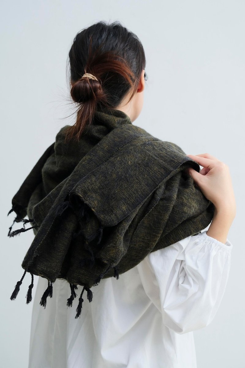 尼泊爾混織毛毯 混色黃黑 - 頸巾/披肩 - 棉．麻 黑色
