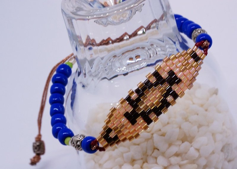 Ethnic pattern beaded lanyard (Peyote Bracelet A10) - สร้อยข้อมือ - แก้ว หลากหลายสี