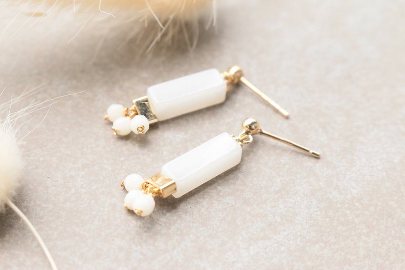 Reconstruction earrings onyx - Earrings & Clip-ons - Gemstone White