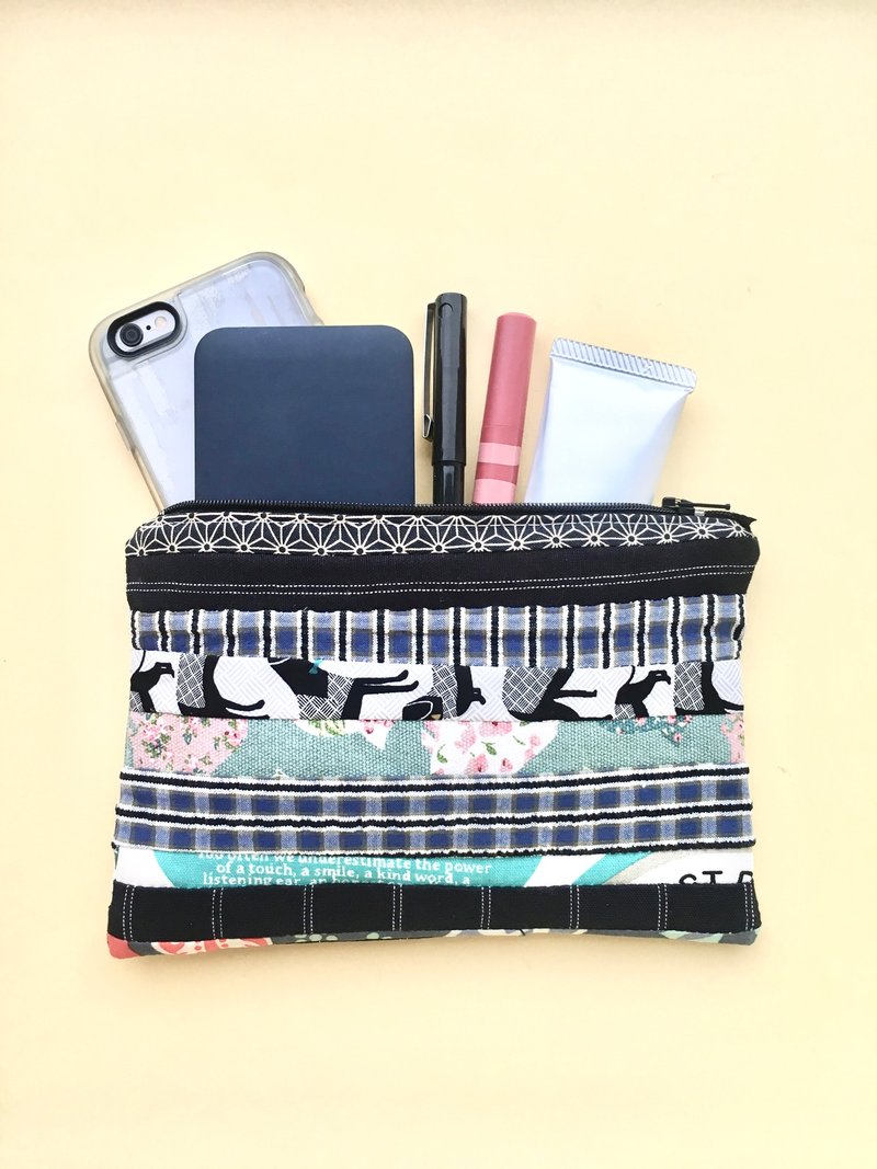 Zipper pouch makeup bag (Button cube insert) - กระเป๋าเครื่องสำอาง - ผ้าฝ้าย/ผ้าลินิน สีน้ำเงิน