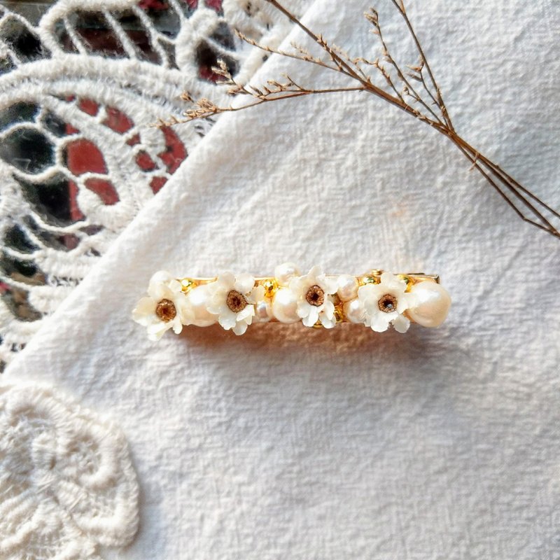 Dry Flower Hairpin Rectangular French Little White Plum Wedding Hairpin Pearl Hairpin - เครื่องประดับผม - พืช/ดอกไม้ ขาว