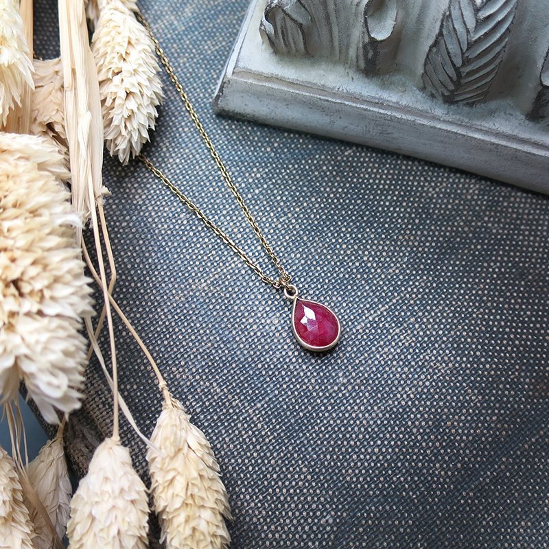 VIIART. safflower. Ruby Outsourcing Silver Plated 18K Antique Gold Necklace | July Birthstone Clavicle Chain - Necklaces - Semi-Precious Stones Red