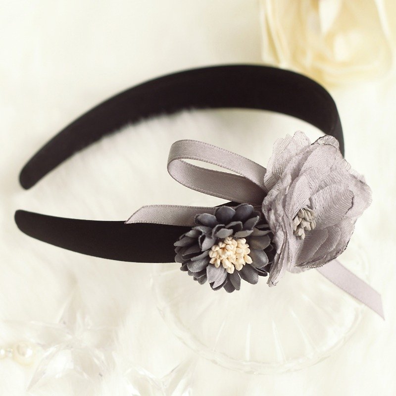 Chiffon Flower Decoration Headband - เครื่องประดับผม - วัสดุอื่นๆ สีเทา