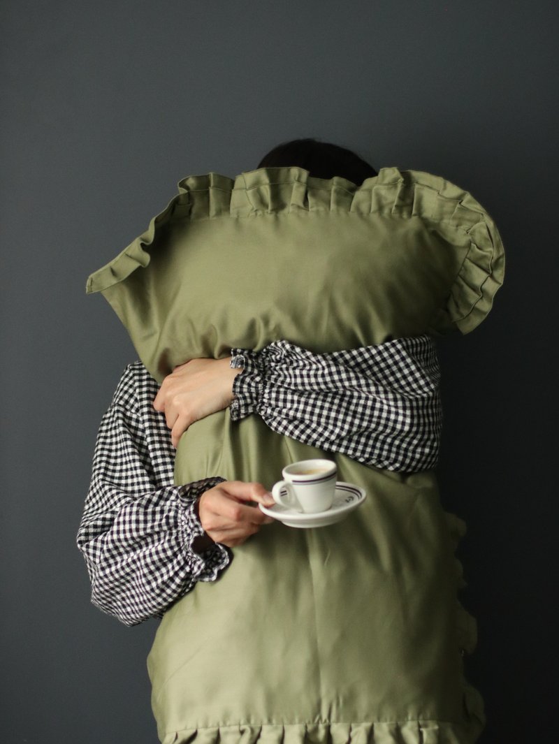 Pillowcase with Ruffles Moss, 100% Cotton Sateen,  Envelope closure - 寢具/床包 - 棉．麻 卡其色