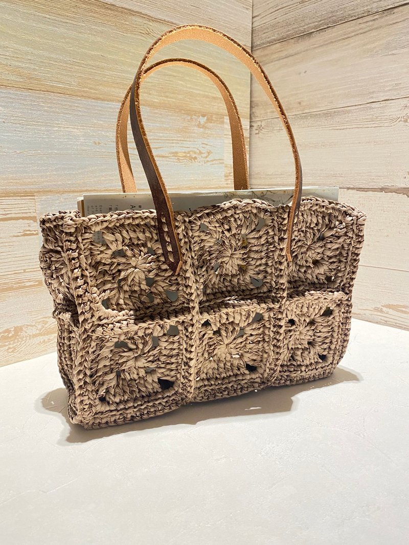 GooDay leather handle handmade woven bag - กระเป๋าถือ - หนังแท้ สีกากี