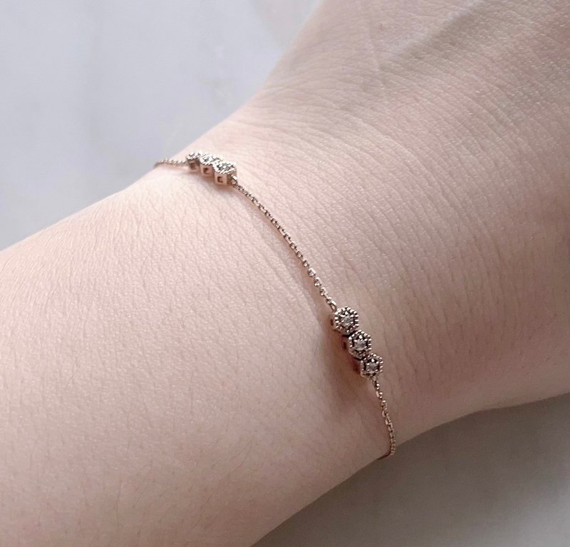 Simple hexagonal sapphire bracelet - สร้อยข้อมือ - เครื่องเพชรพลอย 