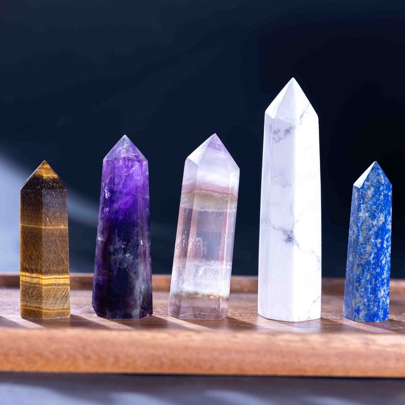 Crystal Points | Comparison - Items for Display - Semi-Precious Stones Multicolor