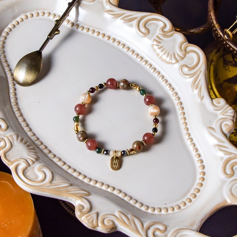 Christmas Eve // Stone Strawberry Crystal Turquoise Bracelet - Bracelets - Other Materials 