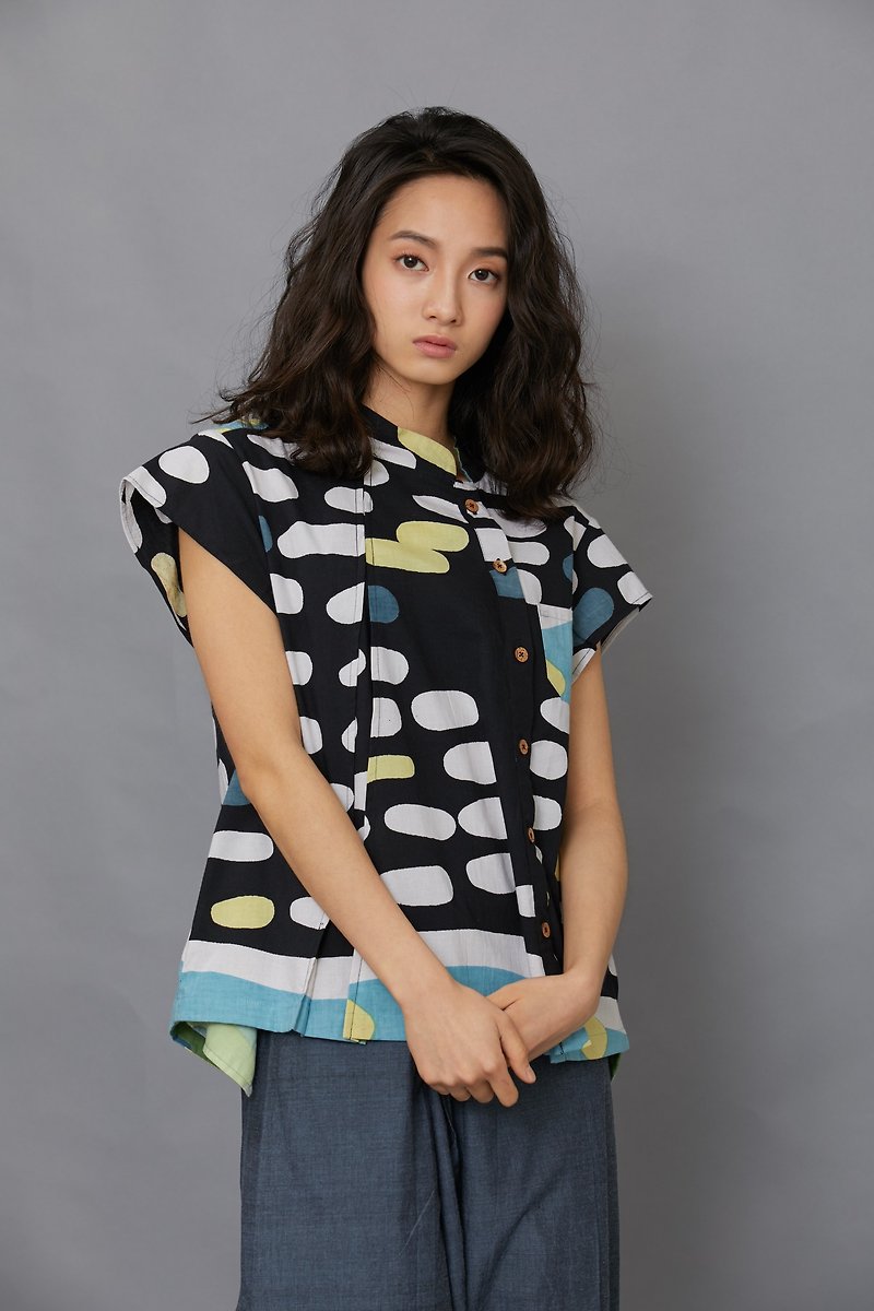 Bamboo Short Sleeve Print Shirt_Night Water Shore_Fair Trade - Women's Shirts - Cotton & Hemp Multicolor