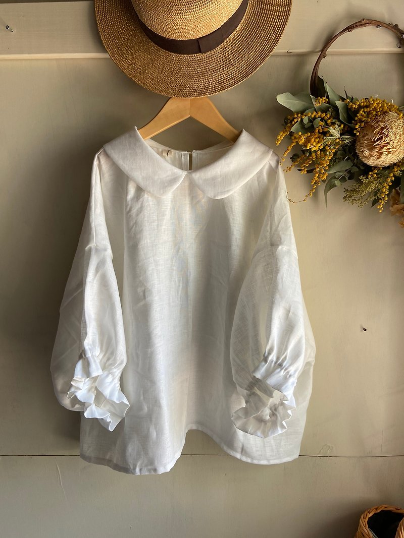 Short-sleeved linen round collar simple blouse - Women's Shirts - Cotton & Hemp 