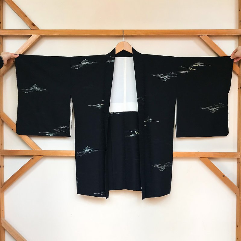 Kimono / Black Haori (Mountains) - Women's Casual & Functional Jackets - Silk Black