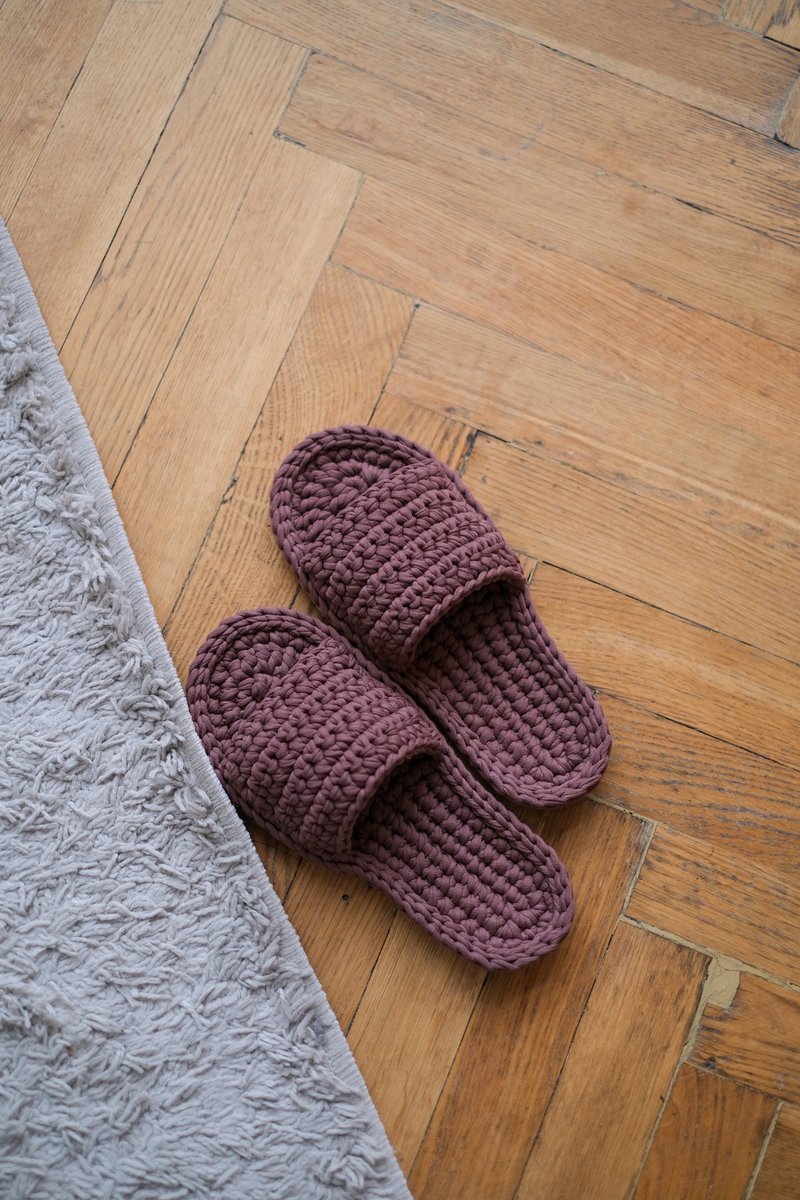 Knitting slippers for women - Crochet slippers - Home shoes - 拖鞋 - 棉．麻 咖啡色