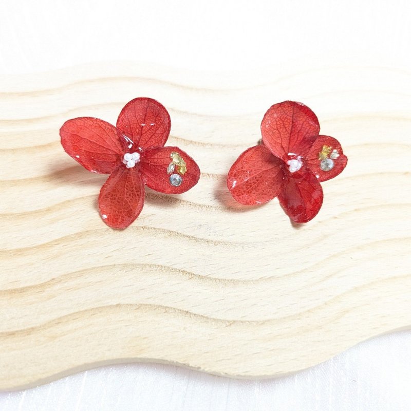 | Customized | Burgundy hydrangea earrings | One pair - ต่างหู - พืช/ดอกไม้ สีแดง