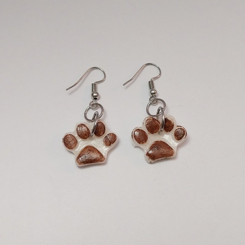 Brown Paw Earring Handmade Air Dry Clay Eco Friendly Stainless Hook - 耳環/耳夾/耳骨夾 - 黏土 咖啡色
